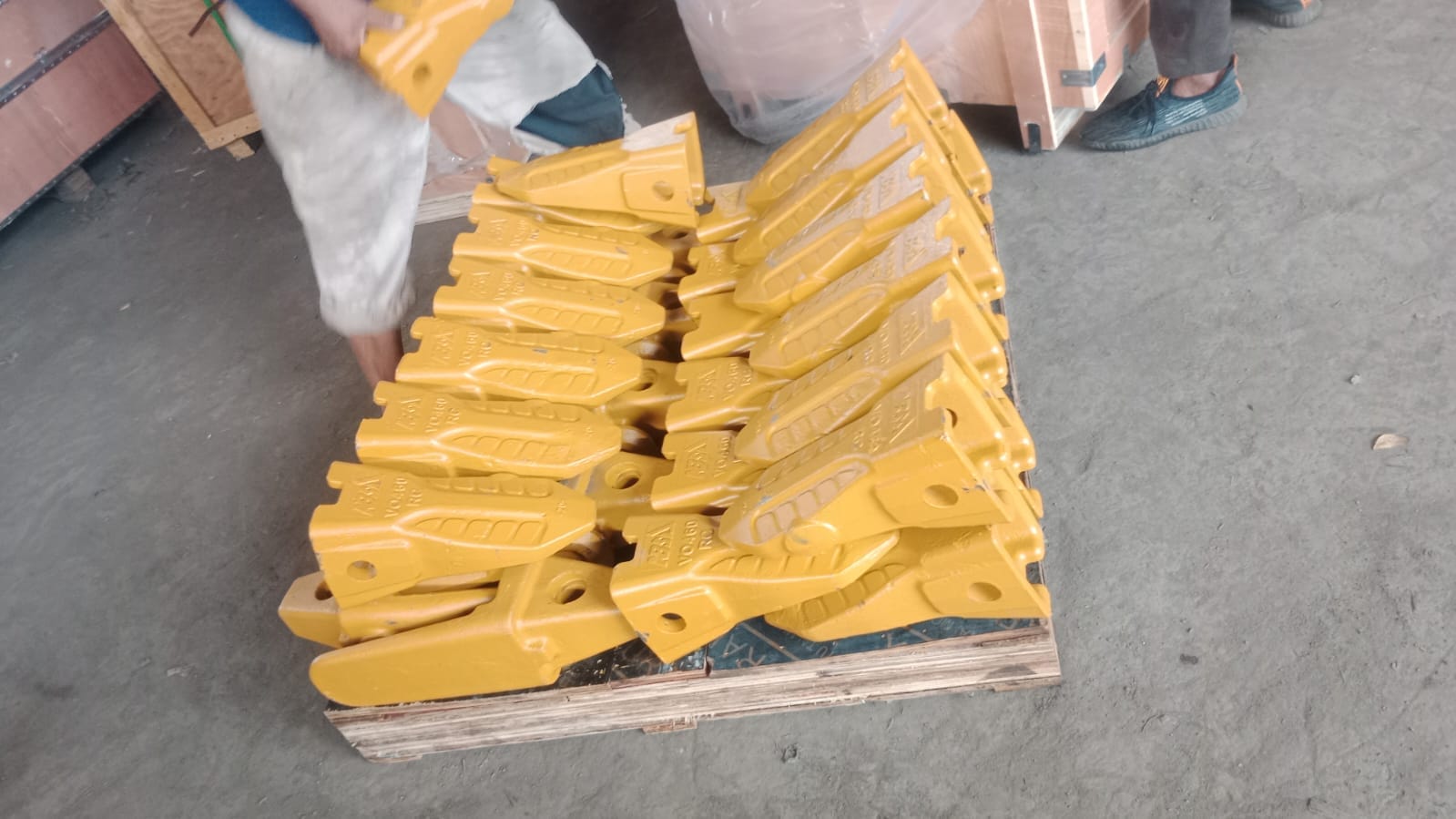 Bucket Teeth Rock Chisel Volvo EC460 (VO460 RC)